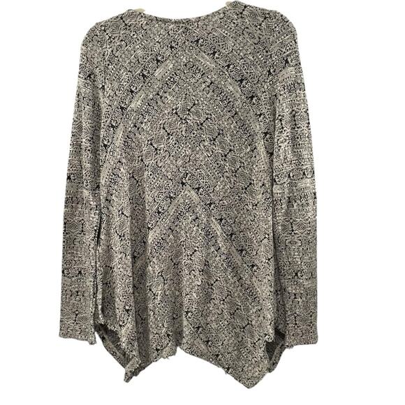 Knox Rose Long Sleeve Textured Top with Raw asymmetrical Hem Black White Size XL - Picture 3 of 5